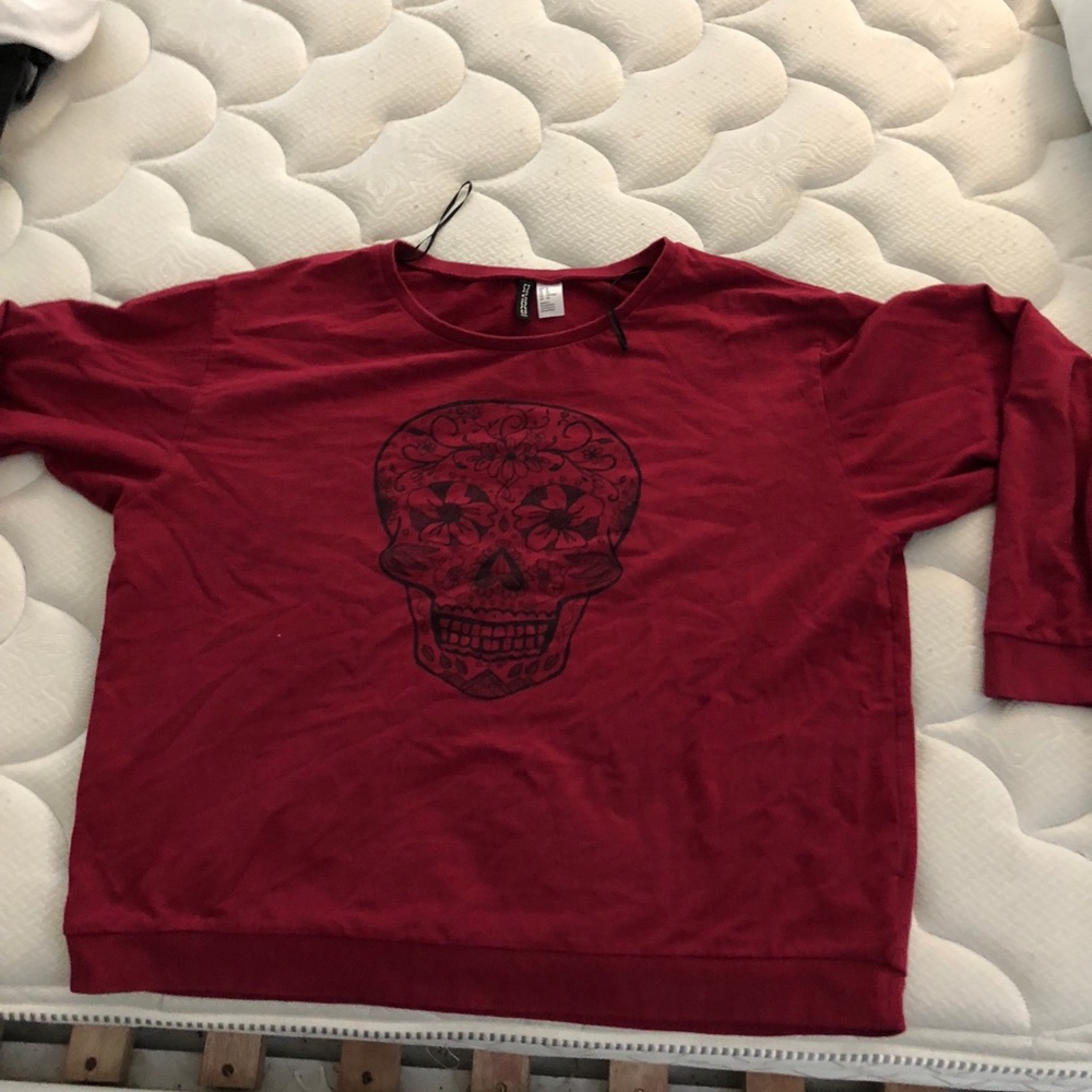 Skull sweater